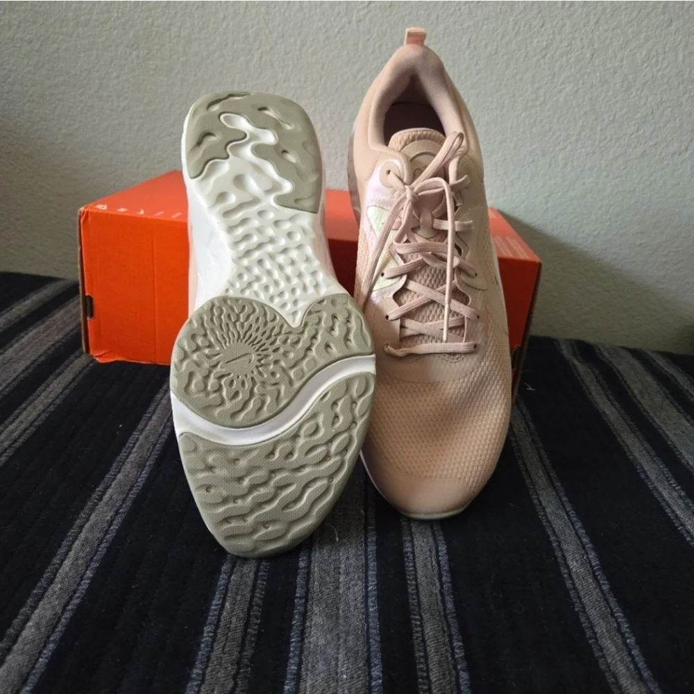 Nike Women Size 11 Renew in Season TR 11 New Pink Pewter 122024 - Picture 2 of 8